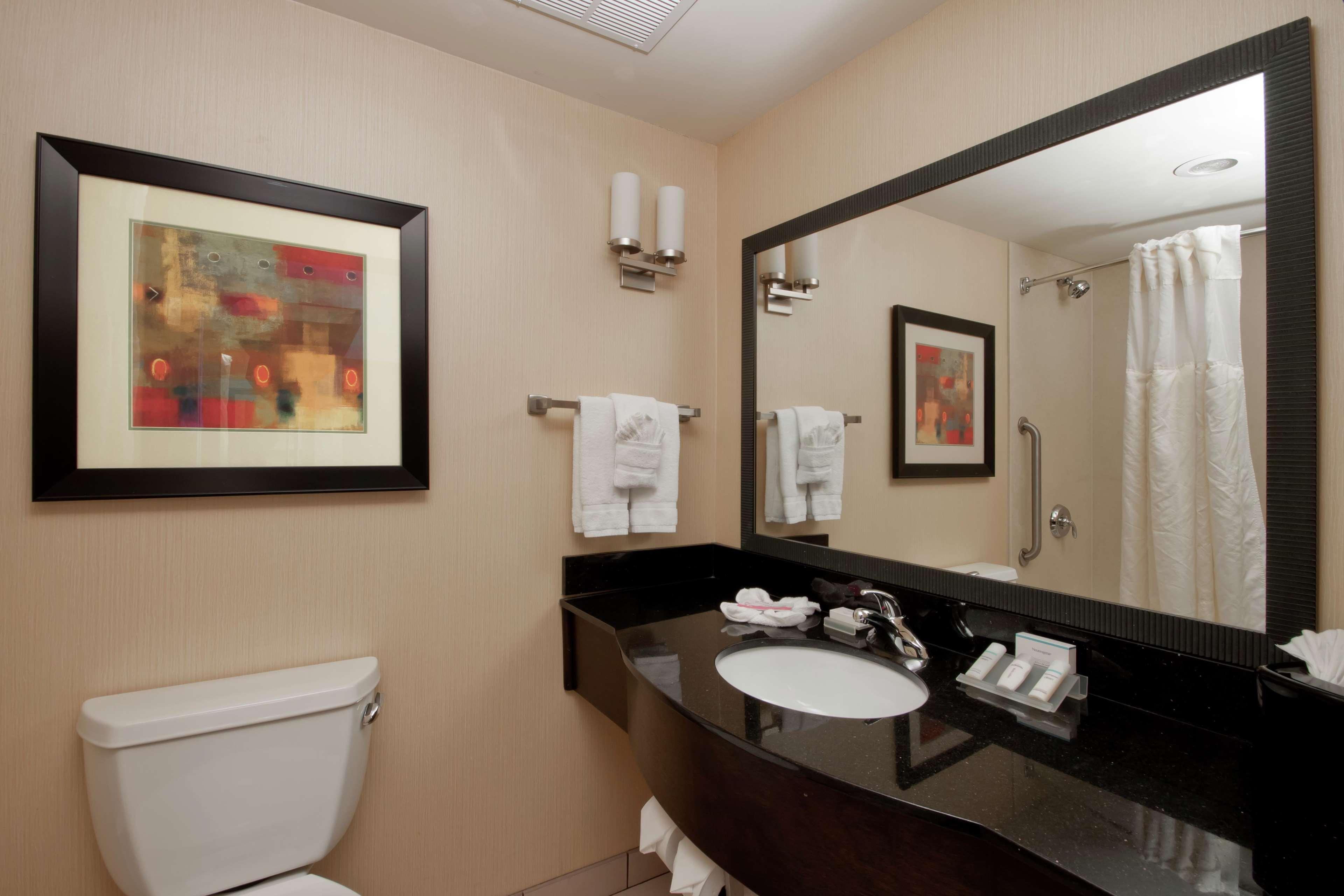 Hilton Garden Inn Oklahoma City Midtown Exterior foto